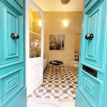 Traditional&unique House בית נופש סליאמה