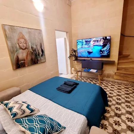 Traditional&unique House בית נופש *