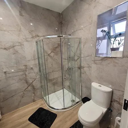 בית נופש Traditional&unique House סליאמה